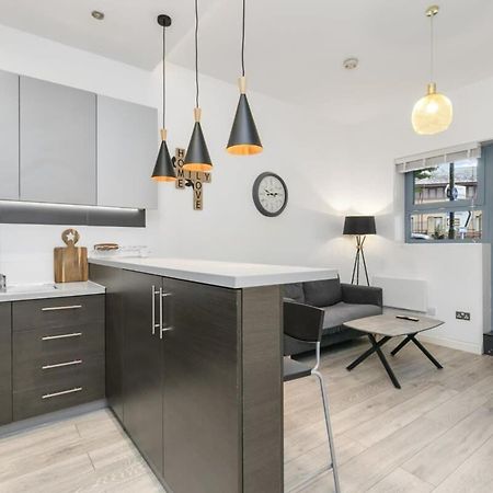 Modern 1 Bedroom Apartment In Central Woking Dış mekan fotoğraf