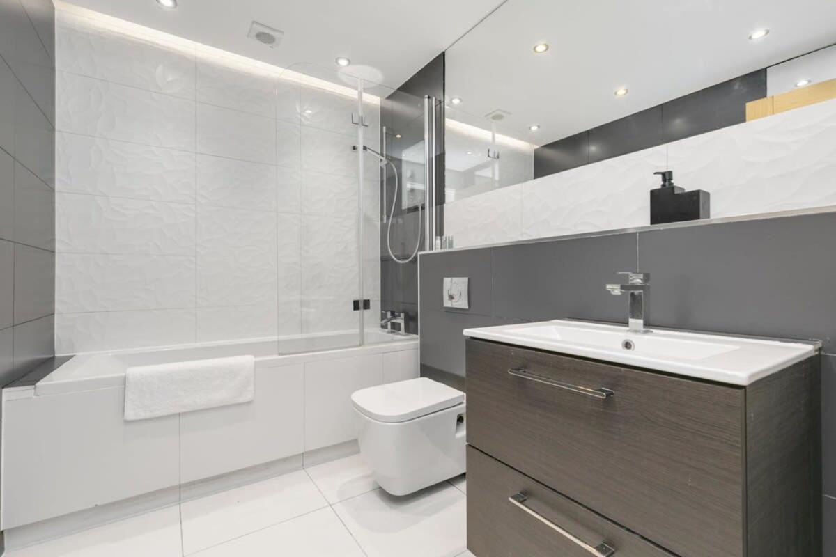 Modern 1 Bedroom Apartment In Central Woking Dış mekan fotoğraf